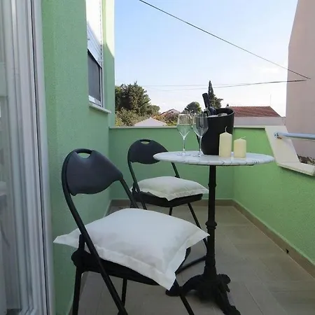 Nyaraló House In Near The Bridge. *