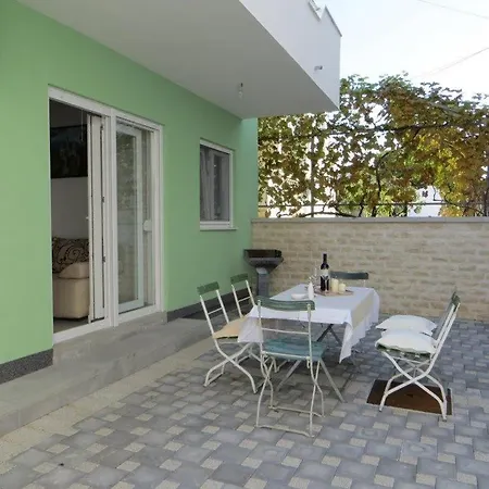 Nyaraló House In Near The Bridge. Tisno
